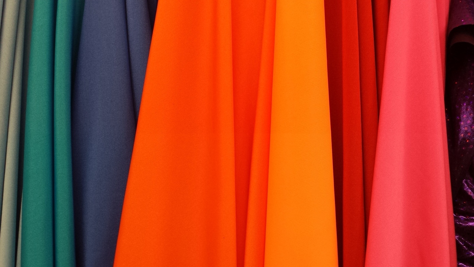 Foto di stoffe di vari colori - PROMODA - Gestionale per aziende di produzione abbigliamento